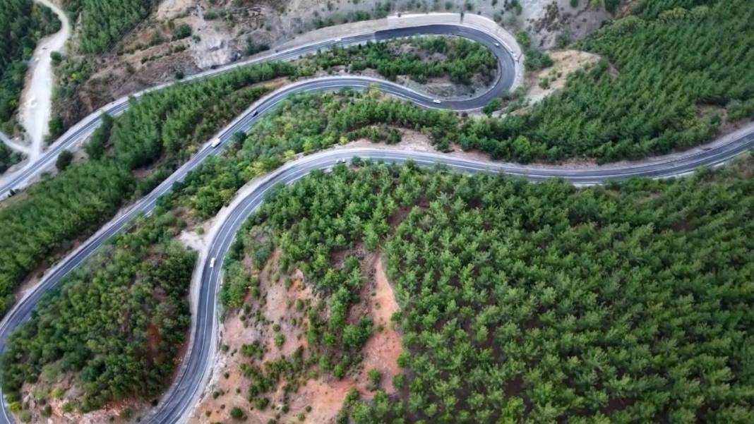 Adana’nın “Dokuzdolambaç Virajları” Büyüledi! Feke Barajı’ndan Kartpostallık Görüntüler 2